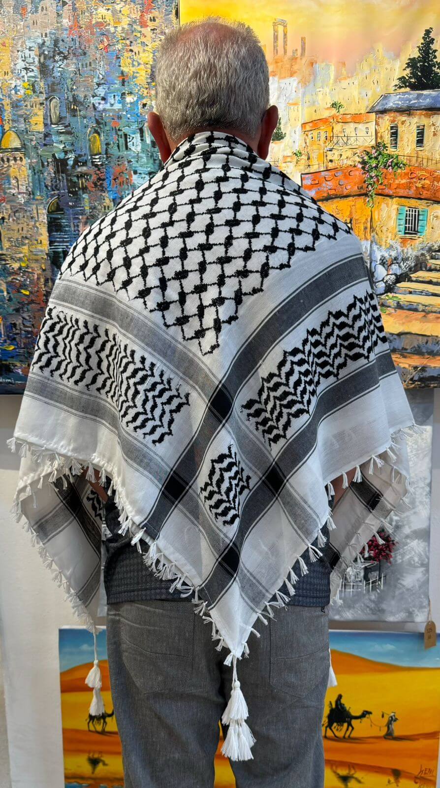 Fringed keffiyeh